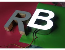 LED樹脂發(fā)光字廠家的制作方法是什么呢？山西德軒做字廠和您分析